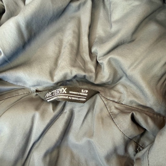 Arc'teryx Women's Atom Hoodie - Picture 2 of 6